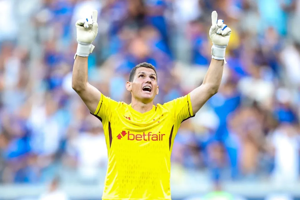 Rafael em campo pelo Cruzeiro. Foto: Gilson Lobo/AGIF