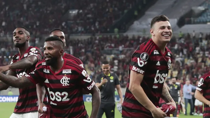 Vasco quer jogador que passou pelo arquirrival. Foto: Bruna Prado/Getty Images