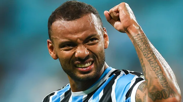 JP Galvão bateu o martelo sobre futuro no Grêmio (Foto: Lucas Uebel / Grêmio FBPA / Divulgação)