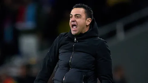 Xavi exaltou o jogador (Foto: Alex Caparros/Getty Images)