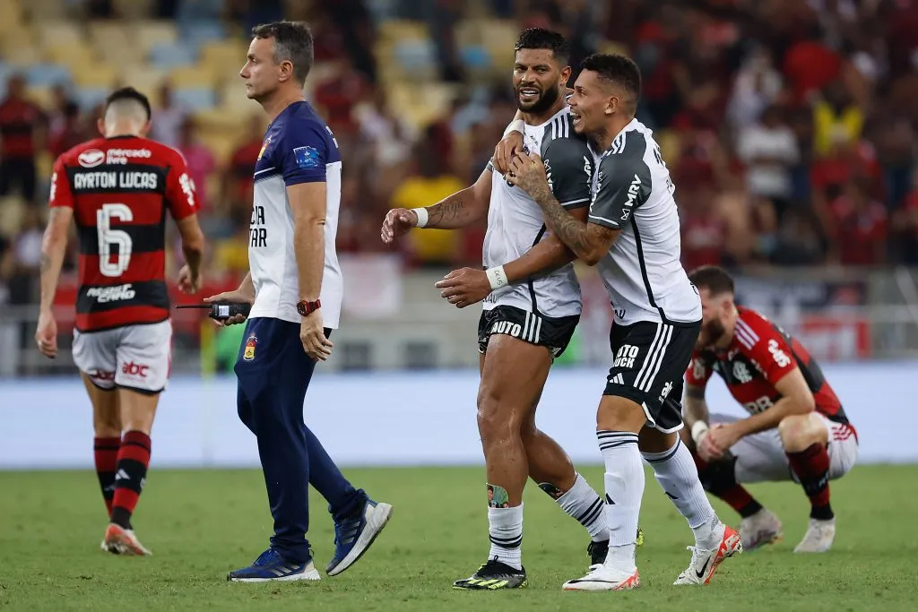 Hulk and Paulinho of Atletico Mineiro  (Photo by Buda Mendes/Getty Images)