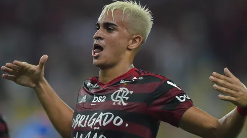 Reinier comentou se trocaria a Europa para retornar ao Flamengo. Foto: Thiago Ribeiro/AGIF