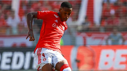 Rival do Internacional pode fechar a contratação de Robert Renan. Foto: Maxi Franzoi/AGIF