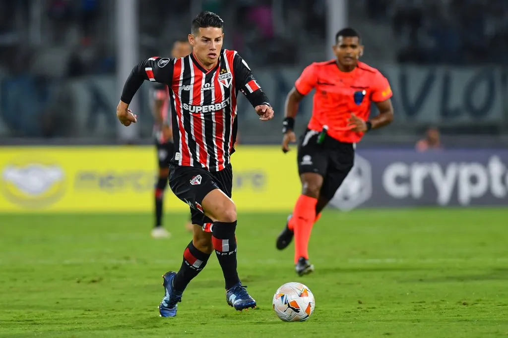 James em campo pelo São Paulo (Photo by Hernan Cortez/Getty Images)