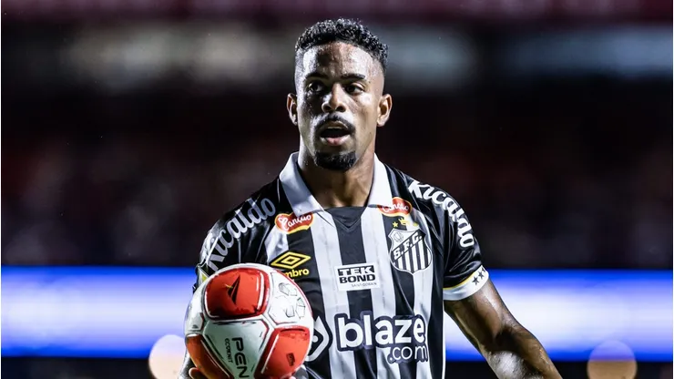 Hayner não é mais jogador do Santos. Foto: Abner Dourado/AGIF