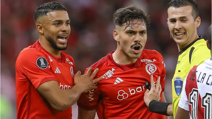 Palmeiras aceita pagar R$ 38 mi para fechar com titular do Internacional (Photo by Pedro Tesch/Getty Images)