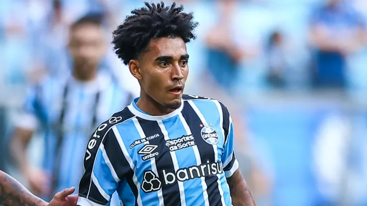 Du Queiroz foi vaiado na Arena (Foto: Lucas Uebel/Grêmio/Divulgação)