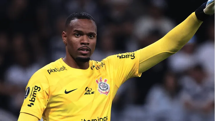 Mercado da bola Carlos Miguel entra na mira do Santos e Corinthians define futuro. Foto: Ettore Chiereguini/AGIF