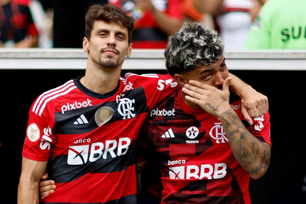 Rodrigo Caio ao lado de Gabigol (Photo by Buda Mendes/Getty Images)