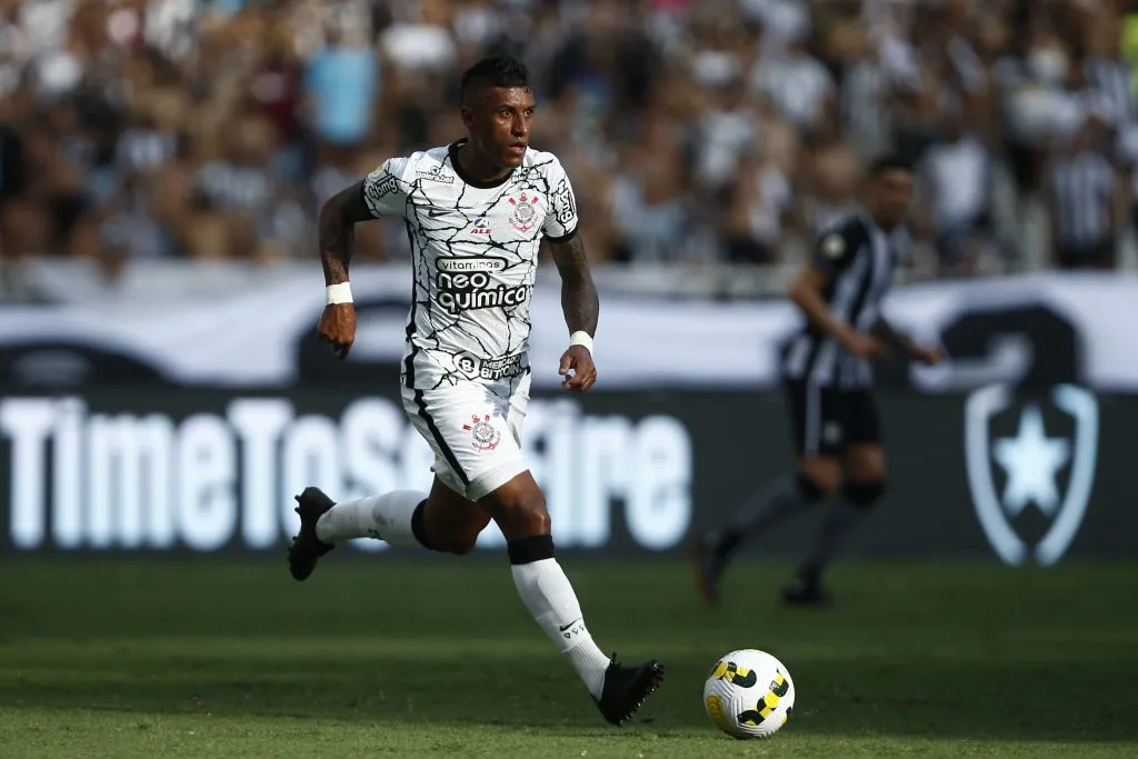 Paulinho em ação pelo Corinthians. (Photo by Wagner Meier/Getty Images)