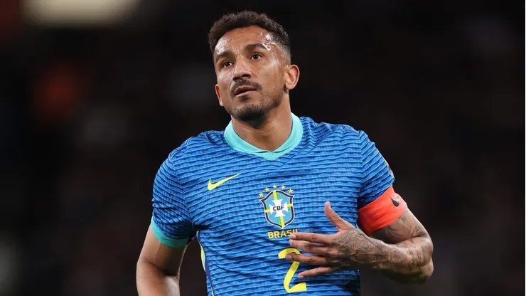 Flamengo Danilo bate o martelo e define se vai jogar no time de Tite. (Photo by Catherine Ivill/Getty Images)