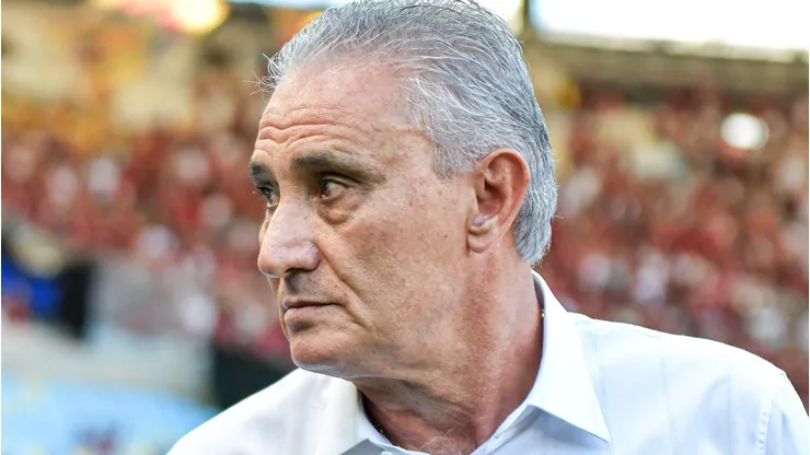 Flamengo Lateral é descartado pelo técnico Tite e pode deixar a equipe. Foto: Thiago Ribeiro/AGIF
