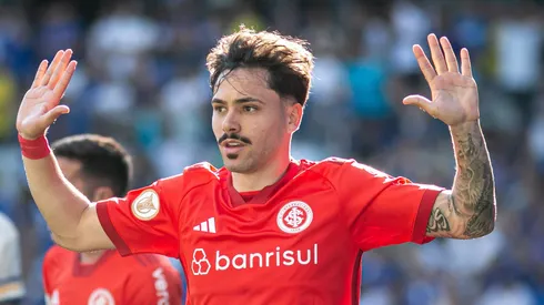 R$ 43 milhões: Empresário de Maurício fala sobre possível chegada do meia ao Flamengo. Foto: Fernando Moeno/AGIF