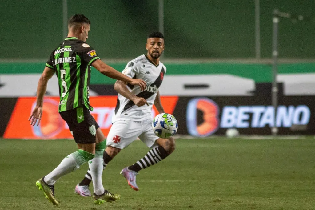 Emmanuel Martínez em ação justamente contra o Vasco | Foto: Fernando Moreno/AGIF