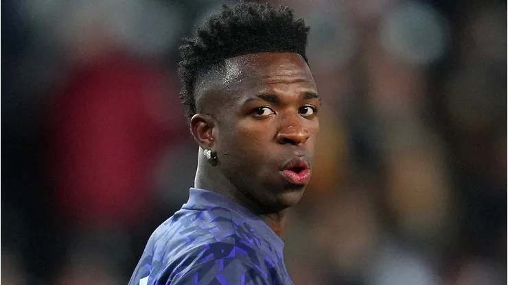 Este é o destino ideal para Vinicius Júnior caso deixe o Real Madrid (Photo by Aitor Alcalde/Getty Images)