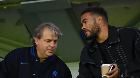 Dono do Chelsea toma decisão no clube. Foto: Clive Mason/Getty Images