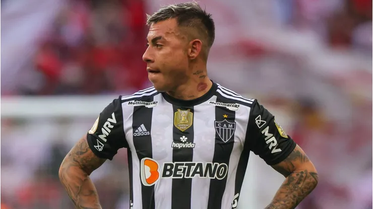 Flamengo Eduardo Vargas tem martelo batido agora no Rubro-Negro (Photo by Silvio Avila/Getty Images)