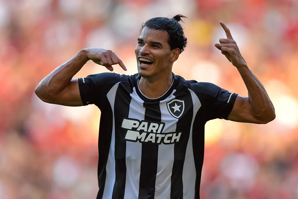 Danilo no clássico diante do Flamengo. Foto: Thiago Ribeiro/AGIF