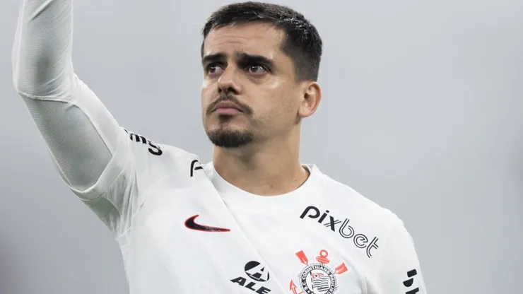 Corinthians observa situações de contrato de ídolos como Fagner, Cássio e Paulinho. Foto: Abner Dourado/AGIF