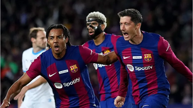 PSG negocia a contratação de 2 jogadores do Barcelona, e clube catalão considera negócio. (Photo by Alex Caparros/Getty Images)