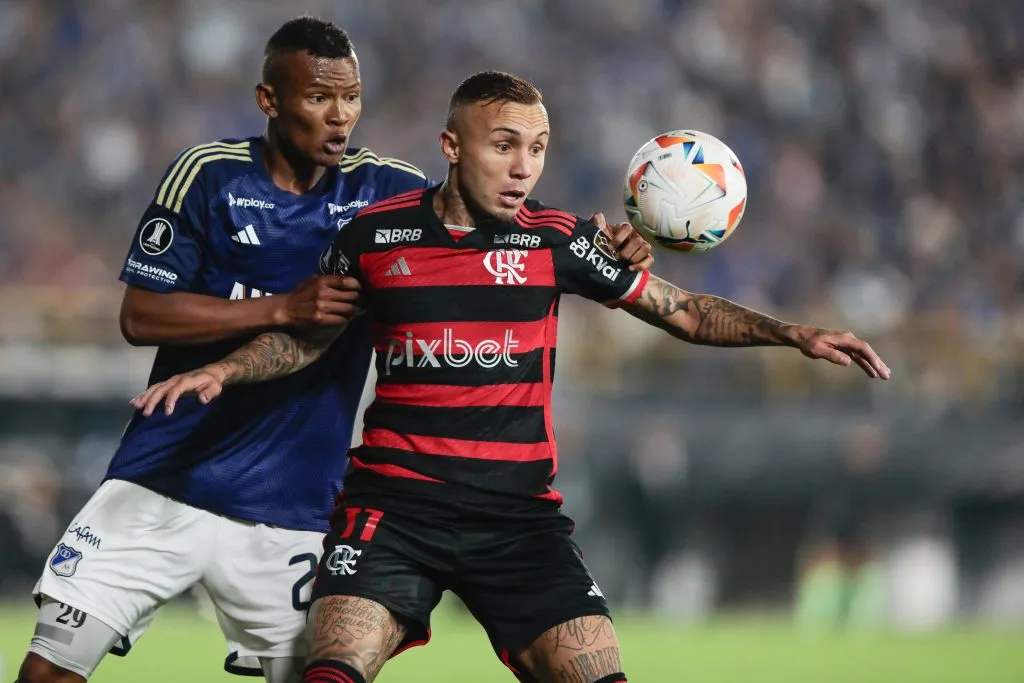 Flamengo empatou com o Millionarios (Photo by Andres Rot/Getty Images)