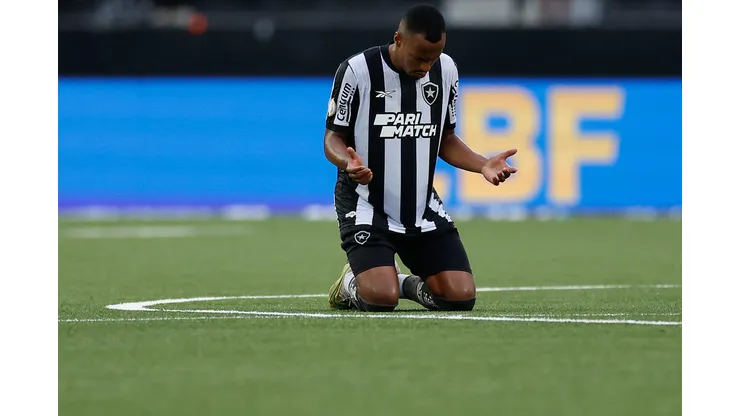 Vasco estuda proposta para Marlon Freitas. Foto: Buda Mendes/Getty Images