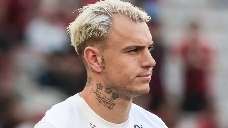 Cotado no Corinthians, Roger Guedes já tem data para voltar ao Brasil. Foto: Robson Mafra/AGIF