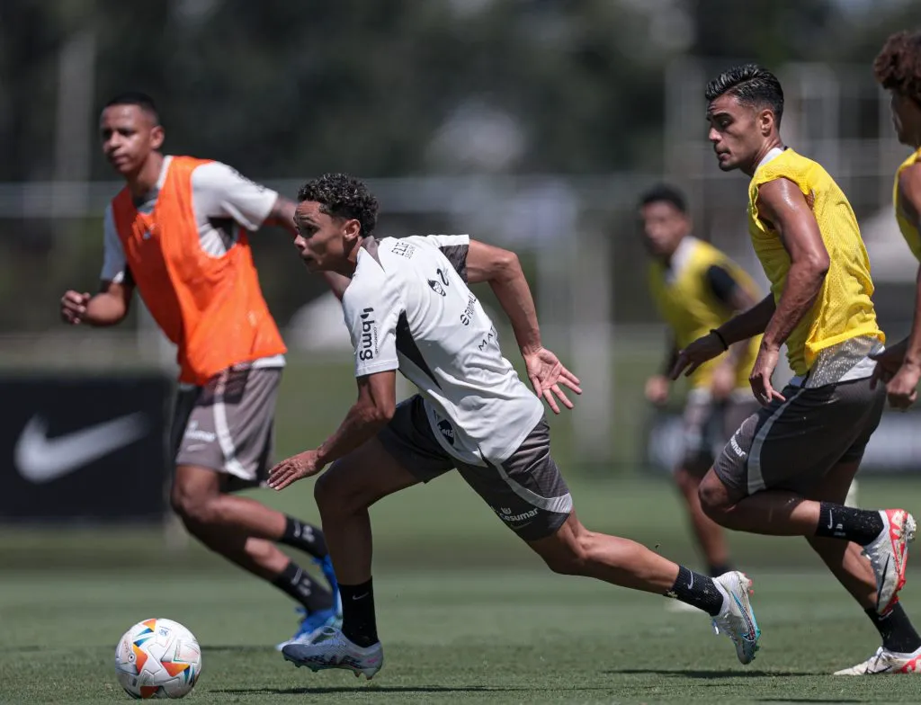 Dieguinho no treino pelo profissional do Corinthians | Foto: Rodrigo Coca/Ag. Corinthians