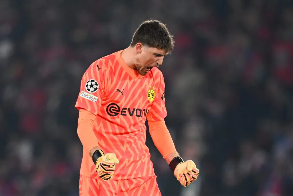 Gregor Kobel em ação (Photo by Matthias Hangst/Getty Images)