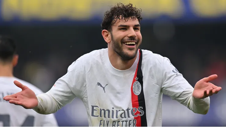 Bayern negocia com Milan pela transferência de Theo Hernández.