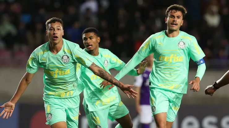 Pedro Lima em partida pelo Palmeiras