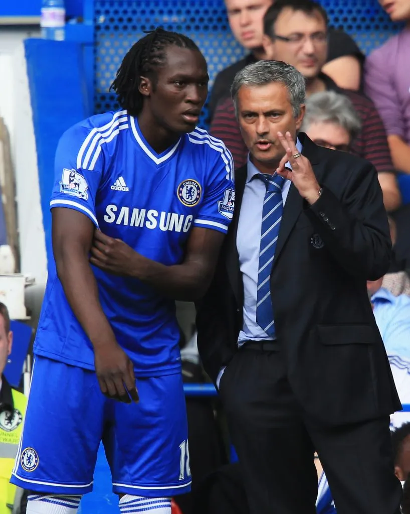 Mourinho revela Lukaku no Chelsea, em 2013. Foto: Richard Heathcote/Getty Images