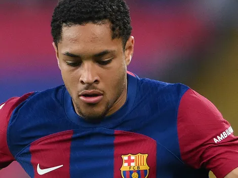 Empresário define situação de Vitor Roque com Flick no Barcelona