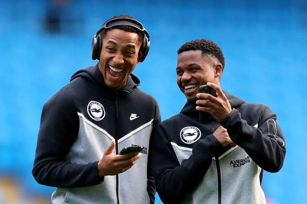 João Pedro e Ansu Fati em pré-jogo do Brighton. Foto: Charlotte Tattersall/Getty Images