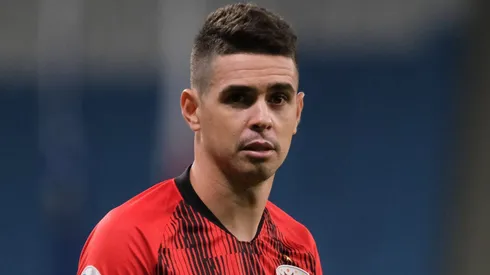 SAF do Brasileirão quer superar o Flamengo e assinar com o meia Oscar (Photo by Simon Holmes/Getty Images)