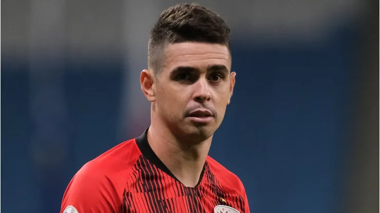 SAF do Brasileirão quer superar o Flamengo e assinar com o meia Oscar (Photo by Simon Holmes/Getty Images)