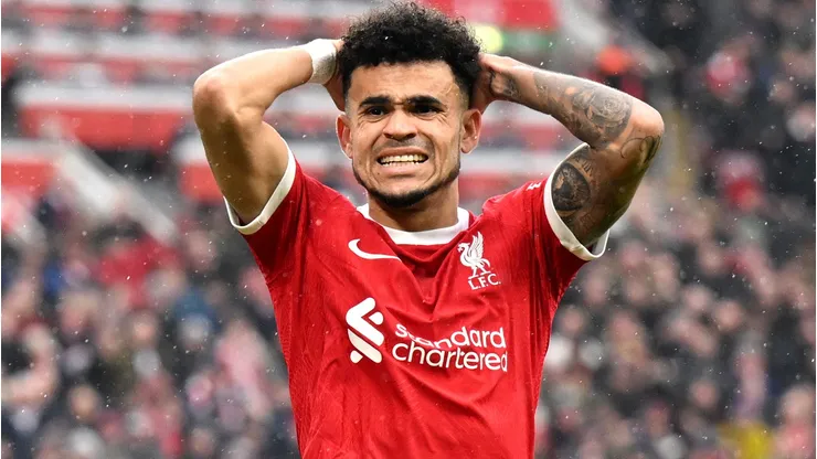 A negociação entre Liverpool e Manchester City envolvendo Diaz e Alvarez agita o mercado europeu, destacando o poder econômico de clubes como Bayern e Atlético de Madrid e as estratégias cada vez mais cautelosas de rivais diretos. (Photo by Michael Regan/Getty Images)