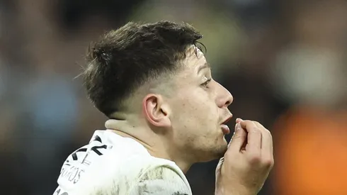 Rodrigo Garro marca golaço no Corinthians. Foto: Alexandre Schneider/Getty Images