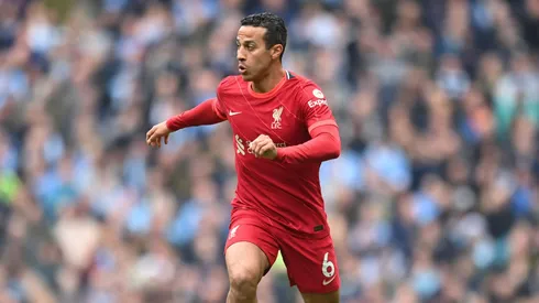 Thiago deve ser substituído por meio-campista brasileiro.