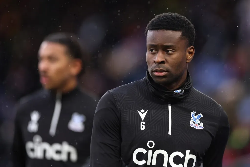 Marc Guehi com a camisa do Crystal Palace. Foto: Alex Pantling/Getty Images.