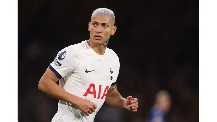 Craque Neto revela que Richarlison pode fechar com gigante carioca: "Está insatisfeito".