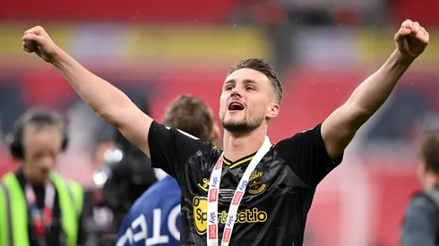 Jogador foi negociado em definitivo pelo City (Foto: Mike Hewitt/Getty Images)