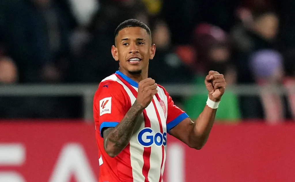 Sávio com a camisa do Girona. Foto: Alex Caparros/Getty Images.