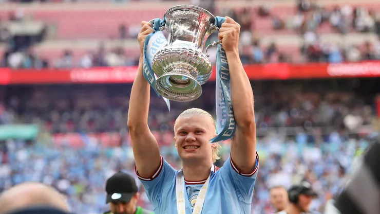 Haaland: City conquistou o troféu na temporada passada contra o United (Foto: Shaun Botterill/Getty Images)