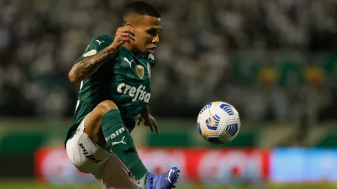 Gustavo Garcia em partida pelo Palmeiras
