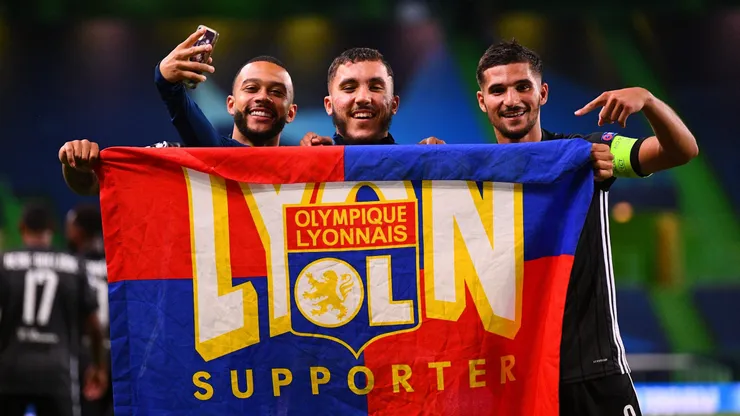 Chelsea é um dos grandes interessados em tirar jogador destaque do Lyon.