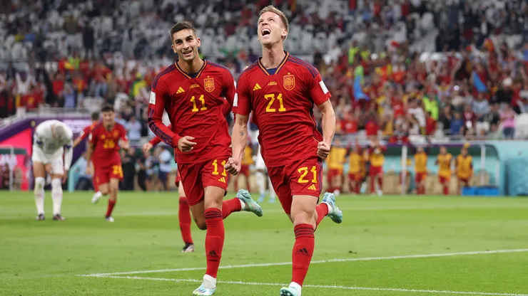 Dani Olmo em partida pela Espanha