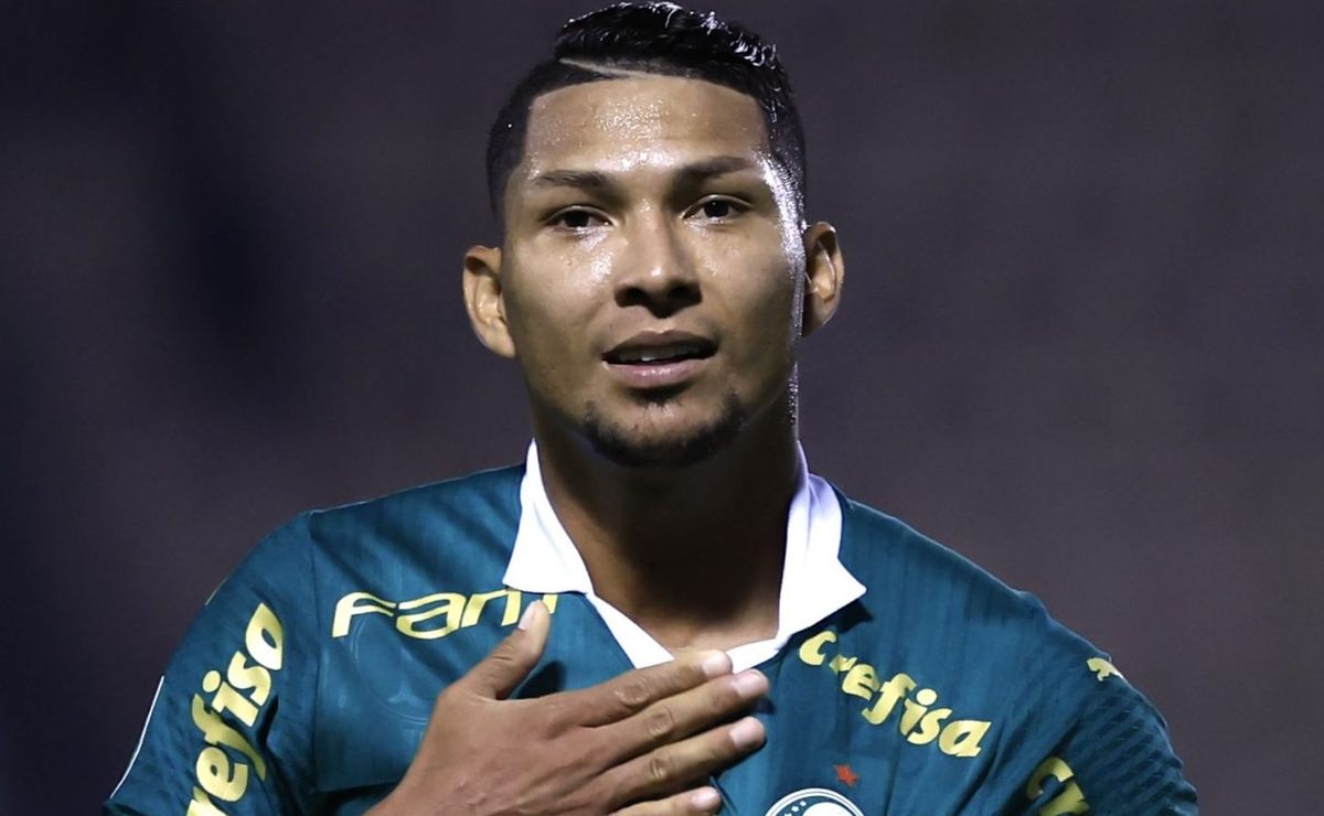 Tony Rony Rony decide permanecer no Palmeiras após procura do Grêmio