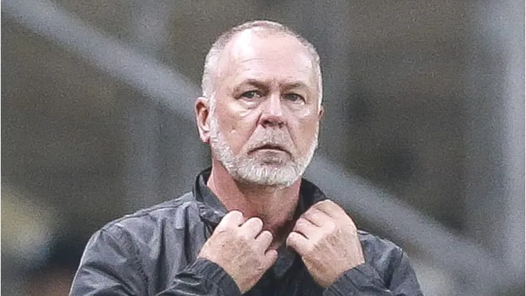 Mano Menezes coach of Internacional . (Photo by Fernando Alves/Getty Images)