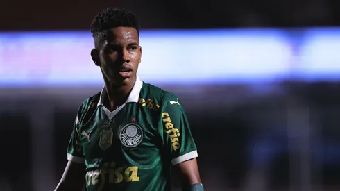 Estêvão em partida pelo Palmeiras
